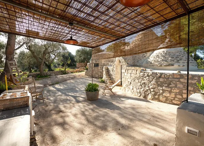 Trullo With Pool Ostuni