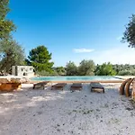 Trullo With Pool Feriehus