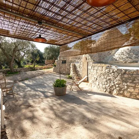 Trullo With Pool Ostuni